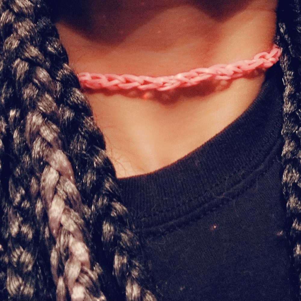Choker set.